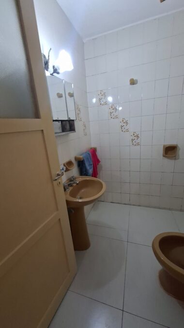 VENDO DEPTO DE DOS DORMITORIOS A METROS DE LA PLAZA SAENZ PEÑA