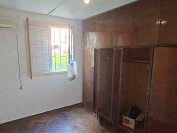 VENDO DEPTO DE DOS DORMITORIOS A METROS DE LA PLAZA SAENZ PEÑA