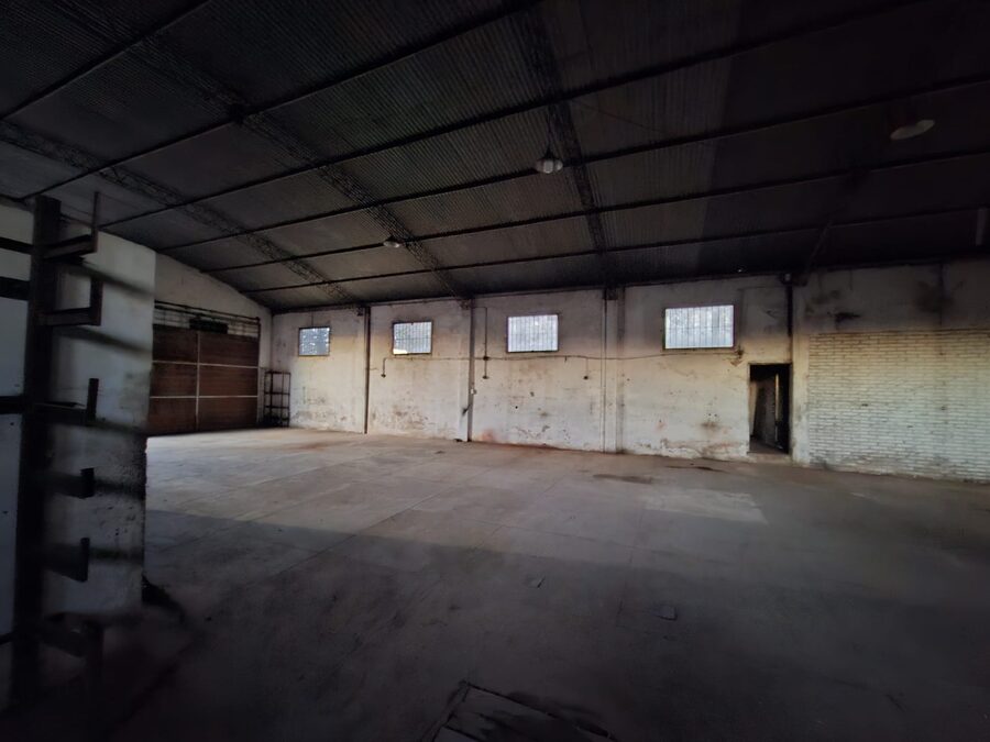 VENDO GALPON+LOCAL  EN ZONA ALMAFUERTE Y FAUSTINO PARERA
