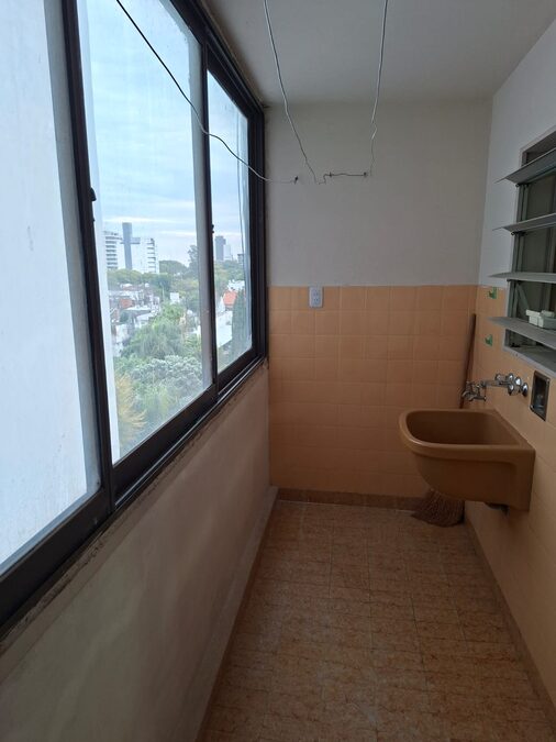 VENDO DEPARTAMENTO EN PLENO PARQUE URQUIZA CON EXCELENTE VISTA