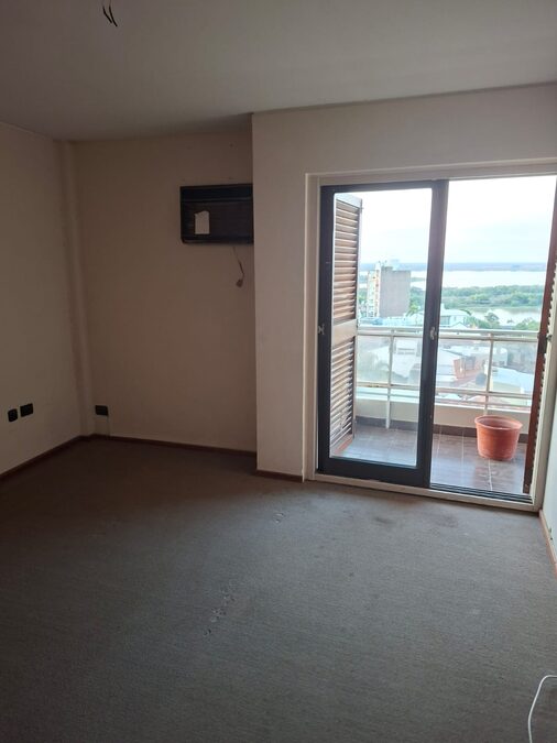 VENDO DEPARTAMENTO EN PLENO PARQUE URQUIZA CON EXCELENTE VISTA