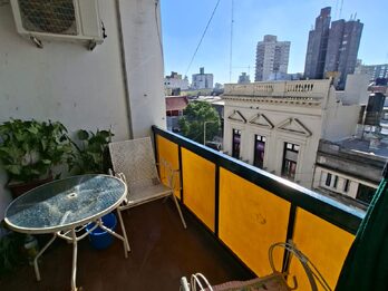 VENDO O PERMUTO  AMPLIO DEPARTAMENTO CENTRICO