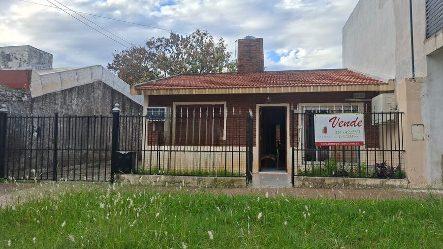 VENDO MUY LINDA CASA EN CALLE MIGUEL DAVID A UNAS CUADRAS DE ZANNI