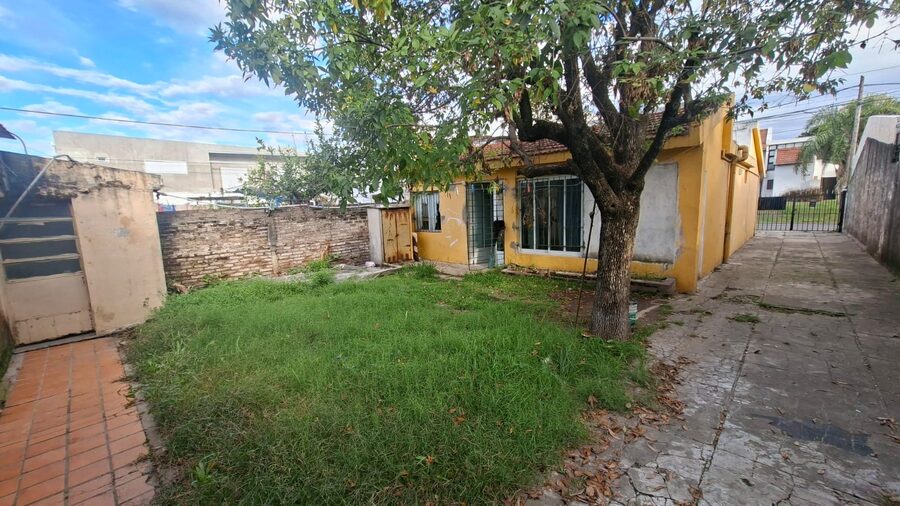VENDO MUY LINDA CASA EN CALLE MIGUEL DAVID A UNAS CUADRAS DE ZANNI
