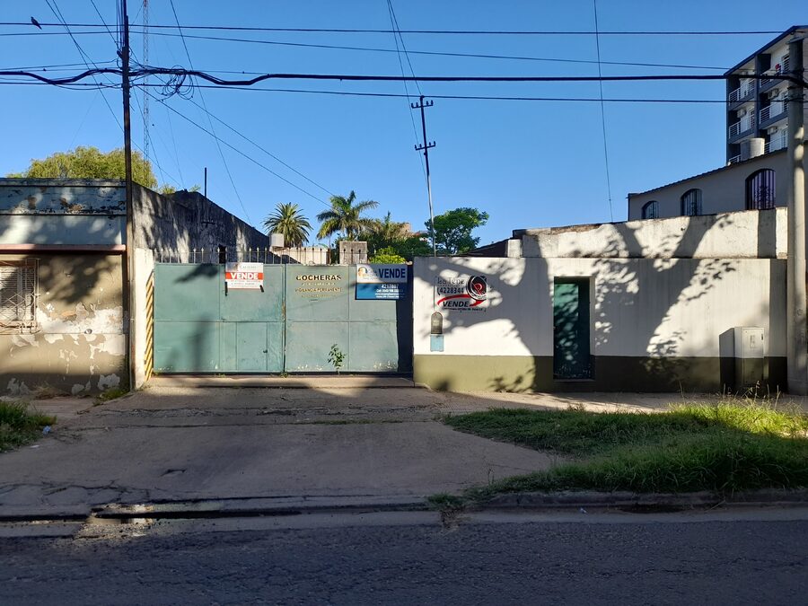 VENDO COMPLEJO DE COCHERA EN ZONA CENTRO