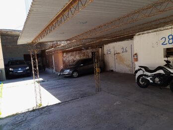 VENDO COMPLEJO DE COCHERA EN ZONA CENTRO