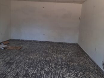VENDO COMPLEJO DE COCHERA EN ZONA CENTRO