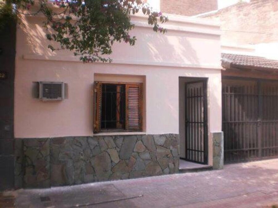 VENDO O PERMUTO CASA EN ZONA PARQUE URQUIZA