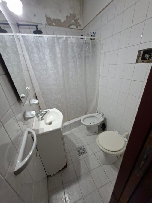 VENDO O PERMUTO CASA EN ZONA PARQUE URQUIZA