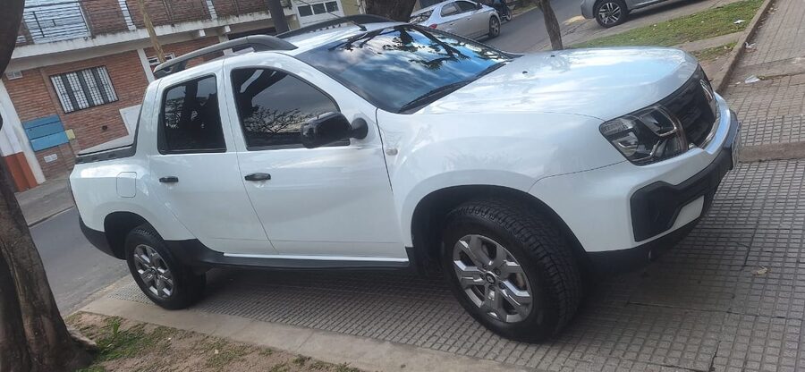 DUEÑA VENDE EXCELENTE PICK UP OROCH 27.900KM REALES AÑO: 2023