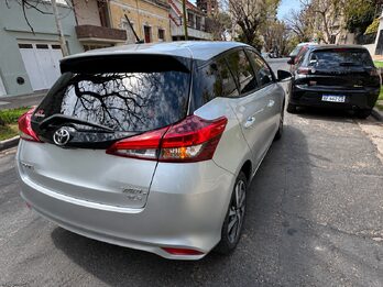 TOYOTA YARIS 1.5 XLS PACK CVT -  AÑO 2.021
