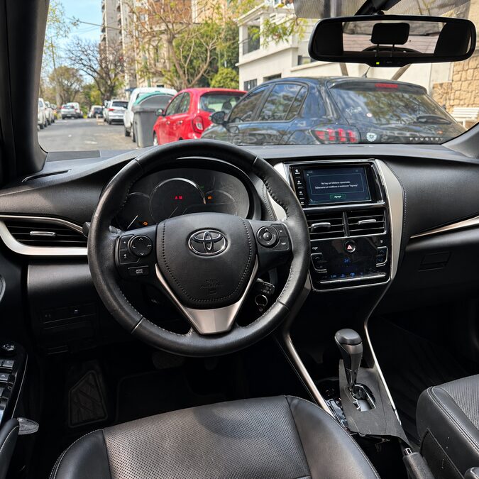 TOYOTA YARIS 1.5 XLS PACK CVT -  AÑO 2.021