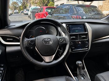 TOYOTA YARIS 1.5 XLS PACK CVT -  AÑO 2.021