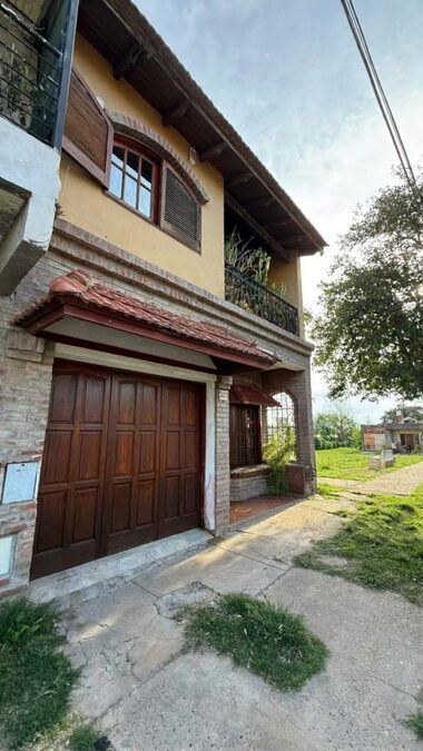 ZONA BLAS PARERA Y CRESPO - CASA 3 DORM APTA CRÉDITO HIPOTECARIO | USD 95.000