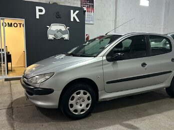 MUY LINDO 206!!! POSIBILIDAD CUOTA
