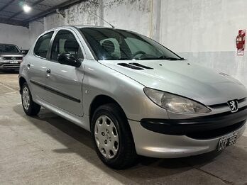 MUY LINDO 206!!! POSIBILIDAD CUOTA
