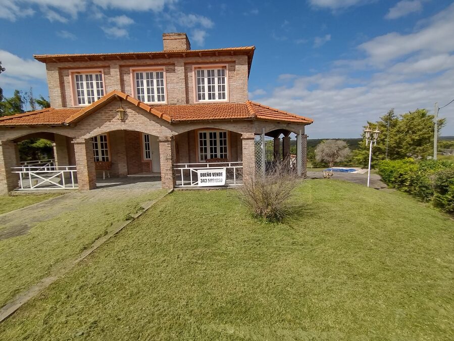 Particular vende casa quinta en Las Colinas