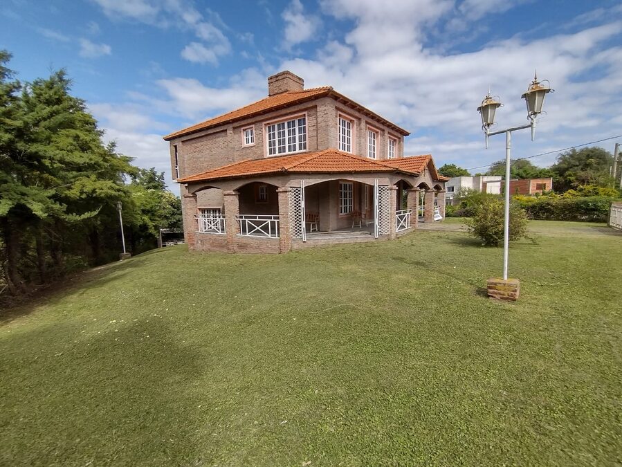 Particular vende casa quinta en Las Colinas