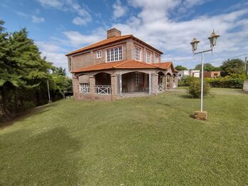 Particular vende casa quinta en Las Colinas