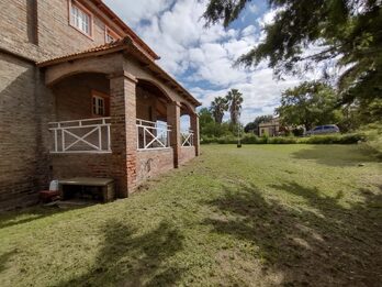 Particular vende casa quinta en Las Colinas