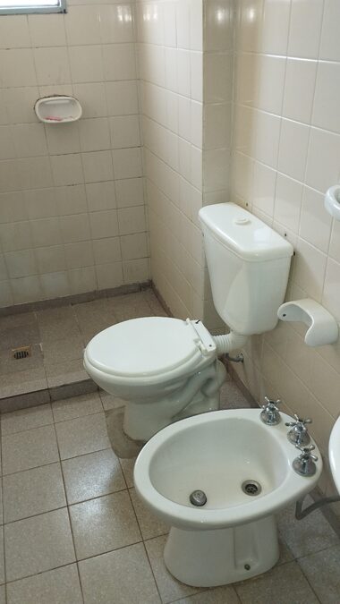 Se alquila departamento