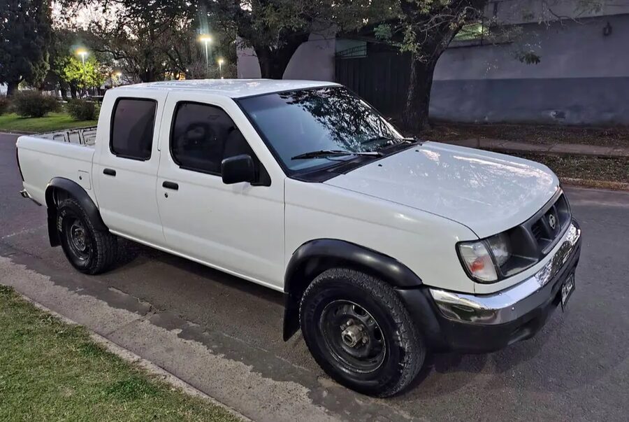 Vendo camioneta Nissan