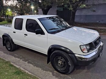 Vendo camioneta Nissan