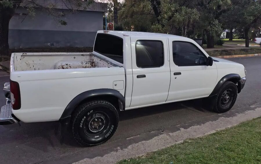 Vendo camioneta Nissan
