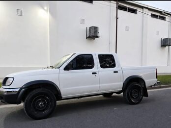 Vendo camioneta Nissan
