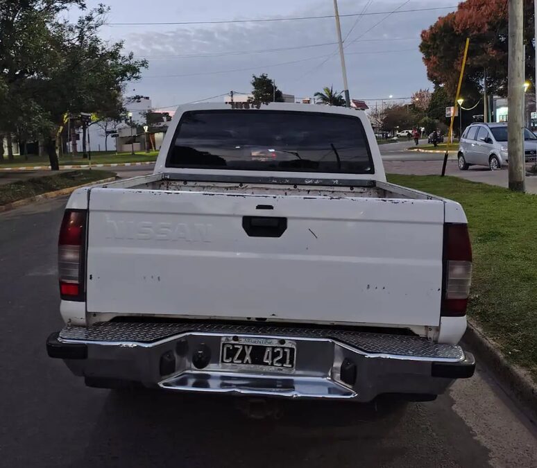 Vendo camioneta Nissan