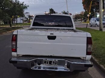 Vendo camioneta Nissan