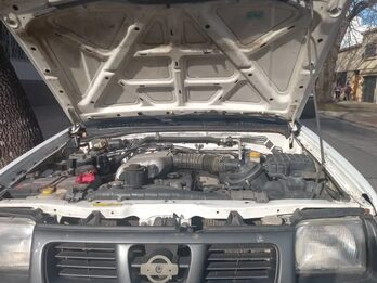 Vendo camioneta Nissan