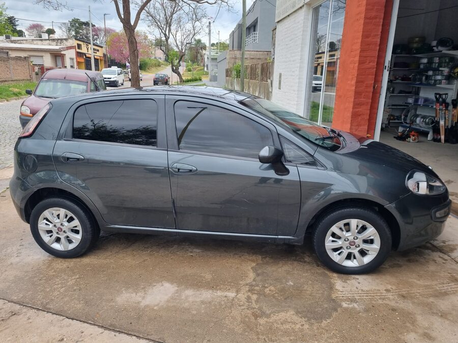 Punto attractive 1.4  2014 105.000km. Vendo o permuto mayor-menor