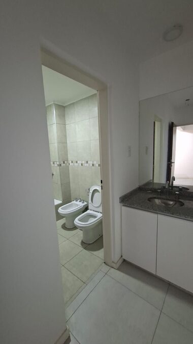 ALQUILO MODERNO DEPARTAMENTO CÉNTRICO Y A CUADRAS DE PARQUE URQUIZA