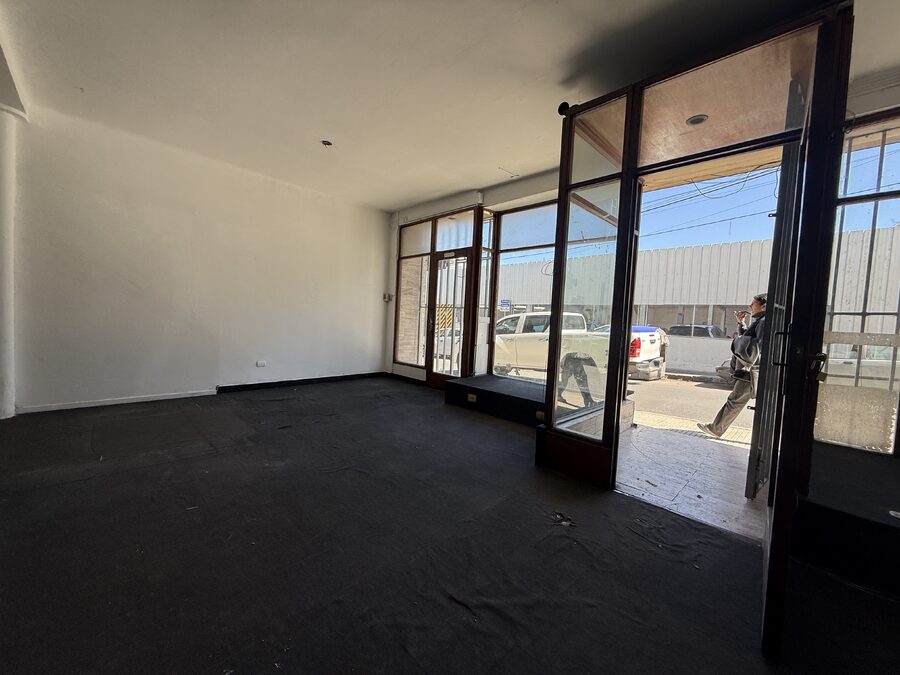 ALQUILER LOCAL COMERCIAL 114 M2 - Pellegrini y España
