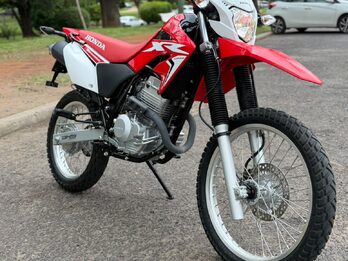 VENDO TORNADO 2024 CON 3 MIL KM