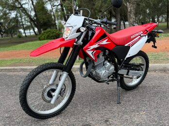 VENDO TORNADO 2024 CON 3 MIL KM