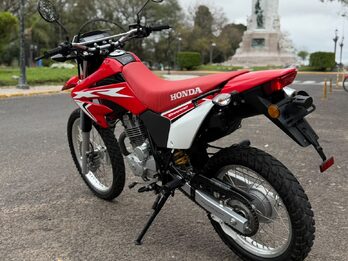 VENDO TORNADO 2024 CON 3 MIL KM