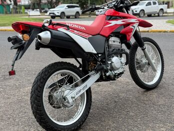 VENDO TORNADO 2024 CON 3 MIL KM