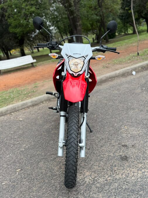 VENDO TORNADO 2024 CON 3 MIL KM
