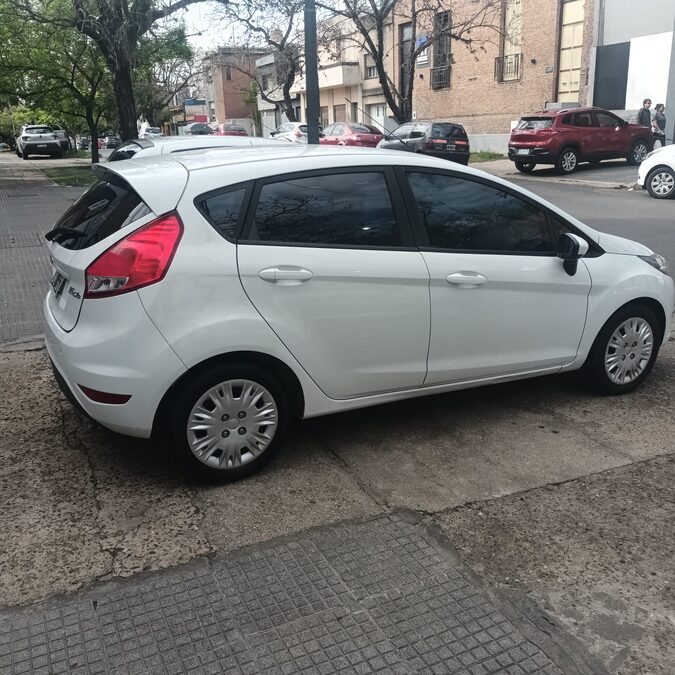 FORD FIESTA KINETIC 2015