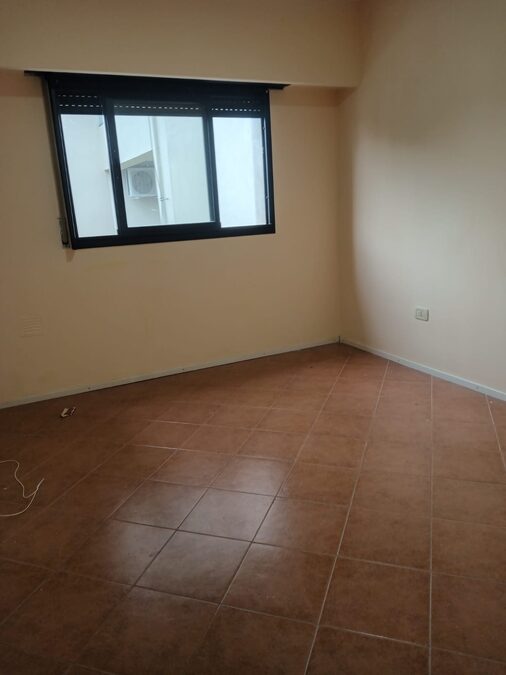 PARTICULAR Un dormitorio frente al nuevo shopping