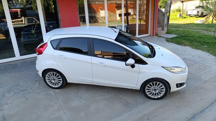 FIESTA SE IMPECABLE VENDO PERMUTO