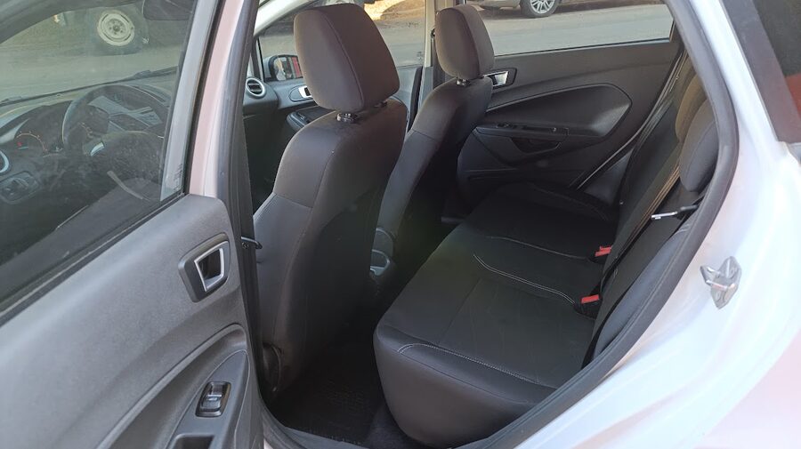 FIESTA SE IMPECABLE VENDO PERMUTO