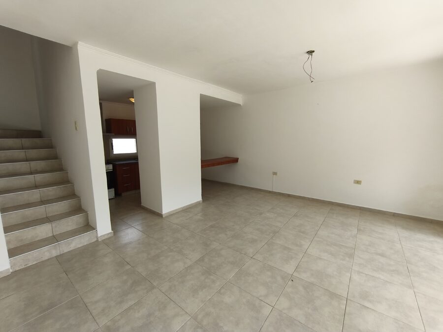 ALQUILO DÚPLEX EL GUAYACAN