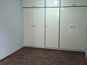 ALQUILO MONOAMBIENTE EN PLENO CENTRO CON COCINA SEPARADA