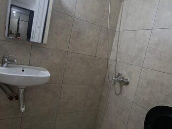 ALQUILO MONOAMBIENTE EN PLENO CENTRO CON COCINA SEPARADA