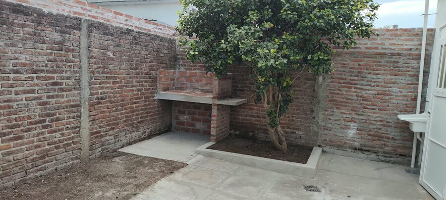 DUEÑO ALQUILA CASA,  SIN INTERMEDIARIOS, SIN GASTOS DE ESCRIBANIA NI DEPOSITO INICIAL