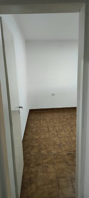 DUEÑO ALQUILA CASA,  SIN INTERMEDIARIOS, SIN GASTOS DE ESCRIBANIA NI DEPOSITO INICIAL