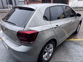 Polo impecable permuto y financio
